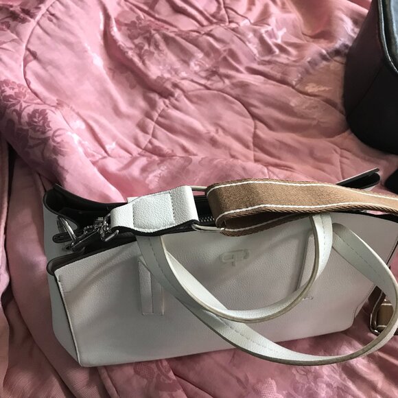 white bag - Picture 1 of 4